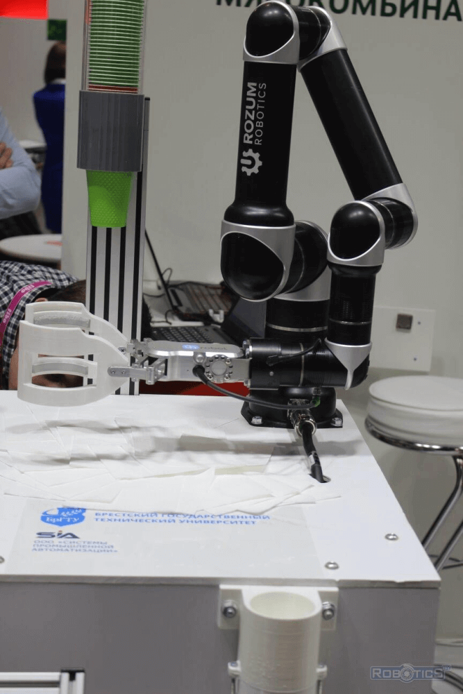 Робот-бармен Rozum Robotics